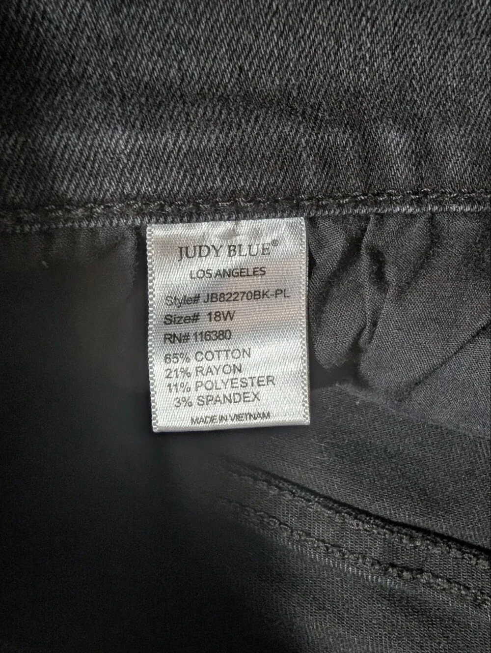 Judy Blue Women's 18W Distressed Black Skinny Fit Capri Jeans